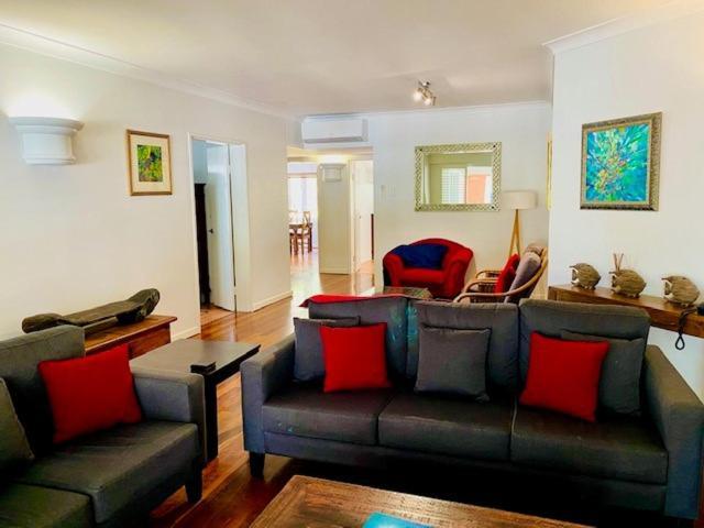 Beachview Apartments At Villa Paradiso Palm Cove Kültér fotó