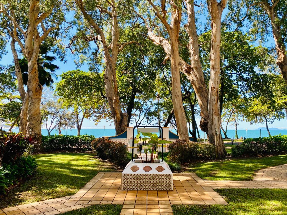 Beachview Apartments At Villa Paradiso Palm Cove Kültér fotó