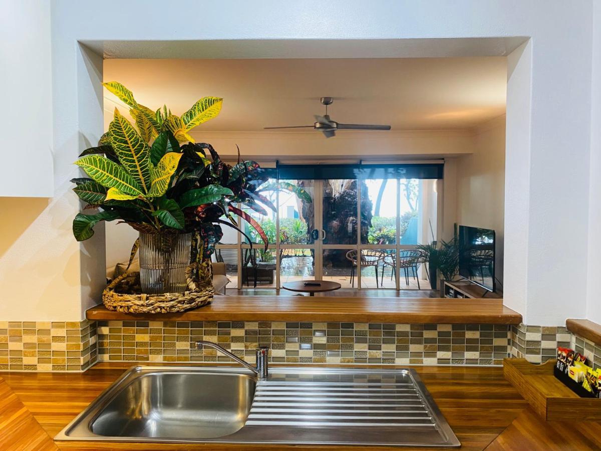 Beachview Apartments At Villa Paradiso Palm Cove Kültér fotó