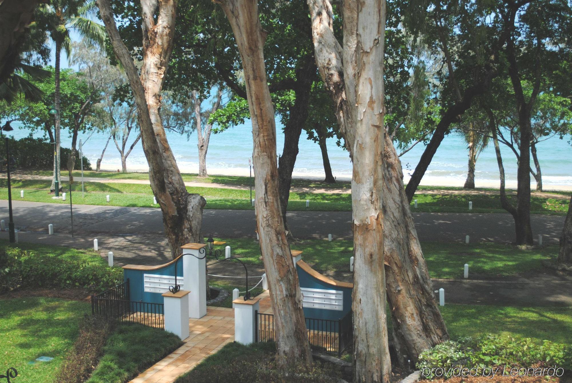 Beachview Apartments At Villa Paradiso Palm Cove Kültér fotó