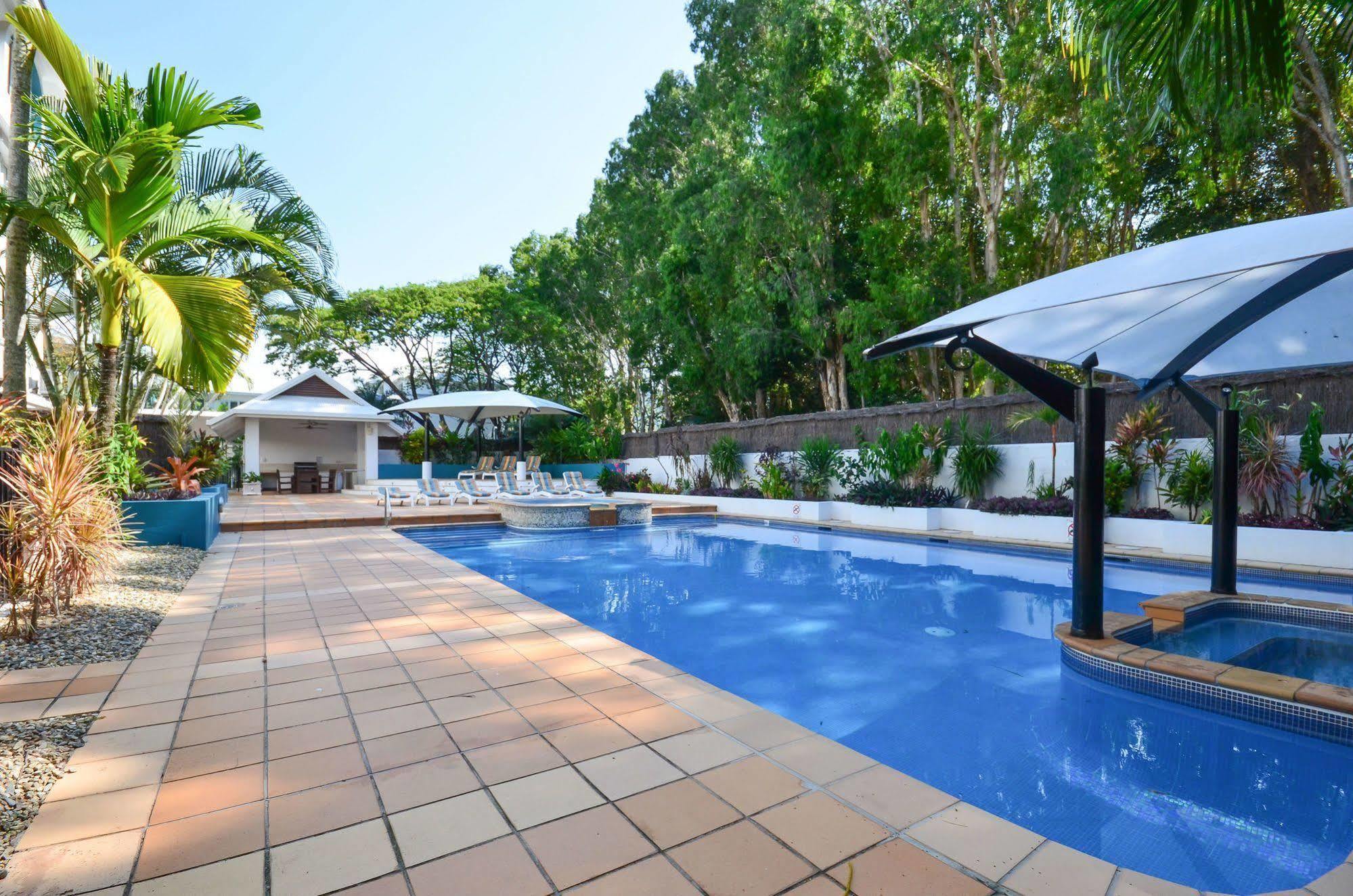 Beachview Apartments At Villa Paradiso Palm Cove Kültér fotó