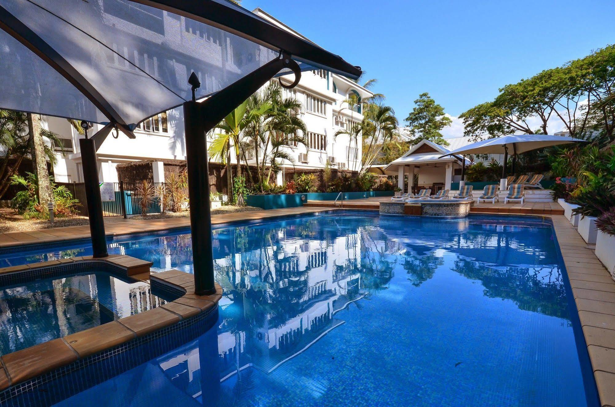 Beachview Apartments At Villa Paradiso Palm Cove Kültér fotó